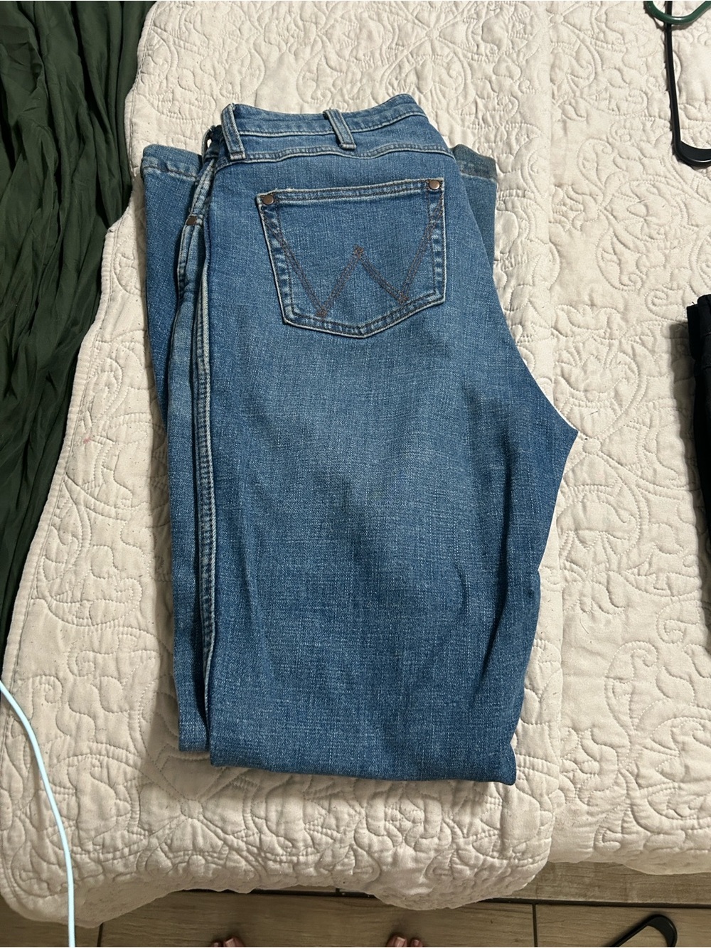 Wrangler Women's Boot Cut Jeans in Medium Blue Wash